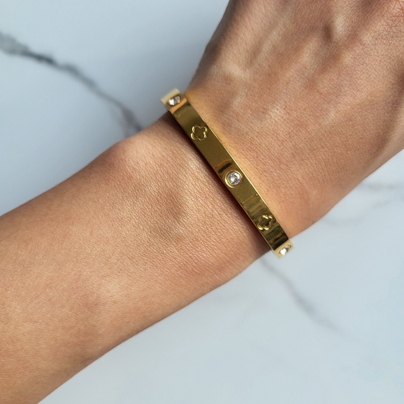 18K Gold Plated Bracelet with Clover a d Cubic Zironia Stones - Picture 1 of 7